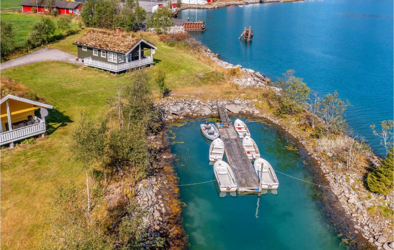 Cozy Home In Fjaerland With House A Mountain View Екстериор снимка