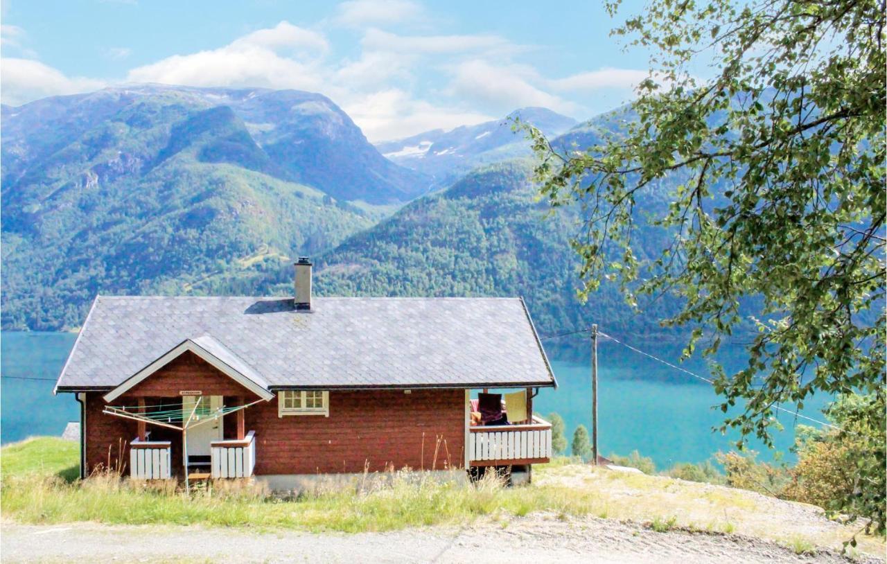 Cozy Home In Fjaerland With House A Mountain View Екстериор снимка